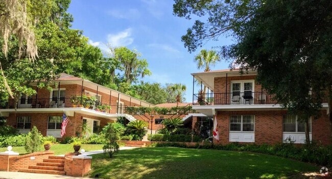 Fort King Manor Apartments - Fort King Manor