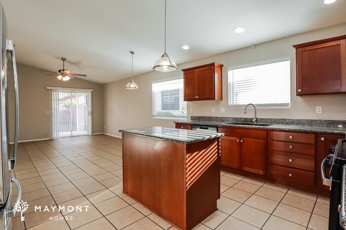 Building Photo - 3588 W Camino De Talia