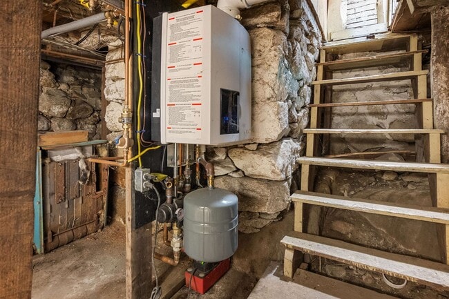 Building Photo - 468 Union Ave