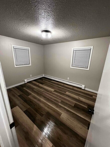 Building Photo - 360 2nd Ave SW