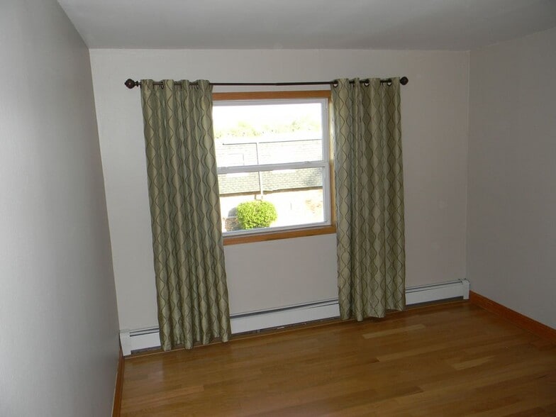 Building Photo - 10222 S 84th Terrace