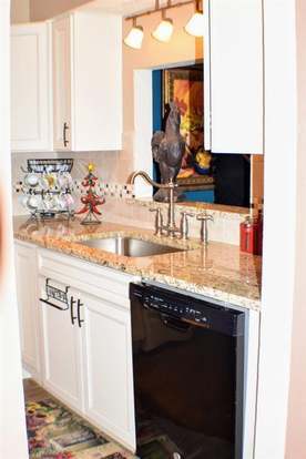 Building Photo - 6604 Montauk Dr