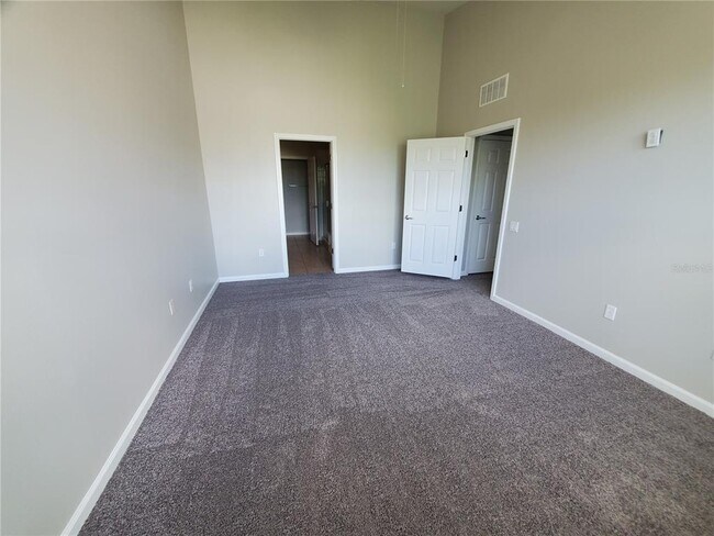 Building Photo - 2215 Kings Palace Dr