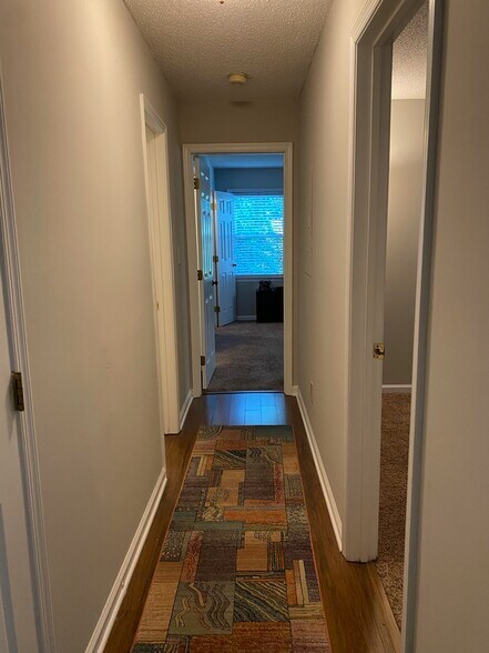 Building Photo - 1511 Creekwood Ct