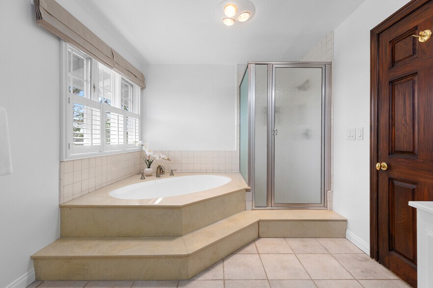 Building Photo - 16842 Harkness Cir