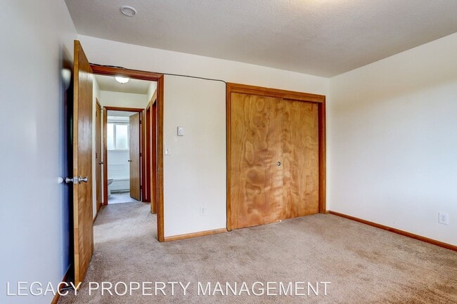 Building Photo - 11580 SW Hall Blvd
