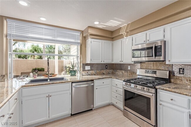 Building Photo - 8612 Sierra Cima Ln