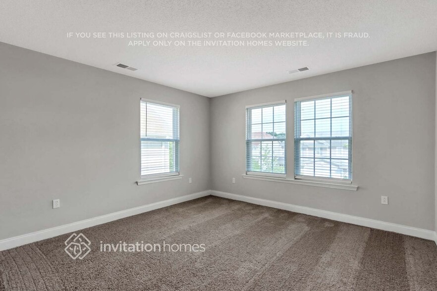 Building Photo - 13645 Coram Pl