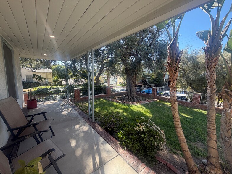 Front Entry Porch - 3645 Monon St
