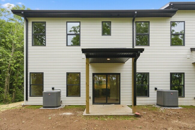 Building Photo - 2175 W Parkview Ave