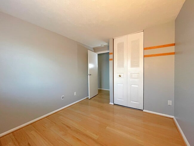 Building Photo - Newly Renovated 3 Bed 2.5 Bath Townhome With A Fenced Yard In Bannerwood Community