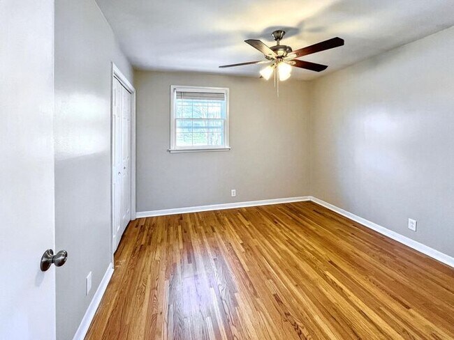 Building Photo - 3-Bedroom Home in a Convenient Location / ...