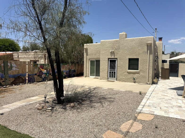 Back of house - 2028 E 2nd St