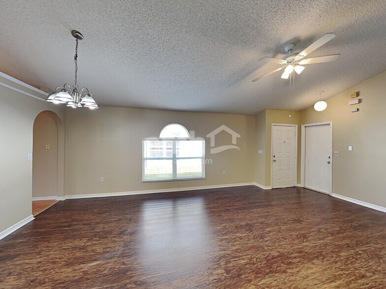 Building Photo - 2724 Maderia Cir