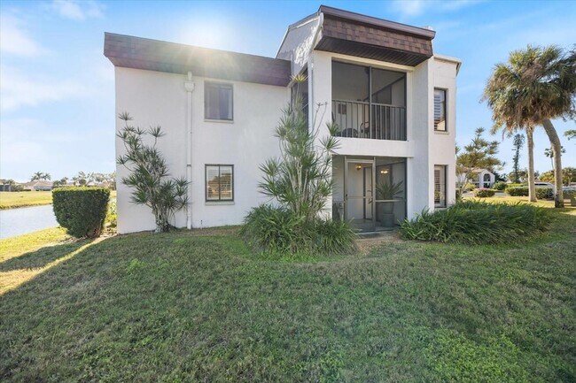 Building Photo - 822 Capri Isles Blvd