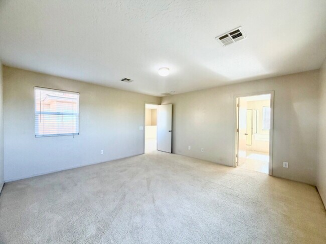 Building Photo - SPACIOUS 3 BEDROOM + LOFT | SILVERSTONE RANCH | GILCREASE ORCHARD VIEWS