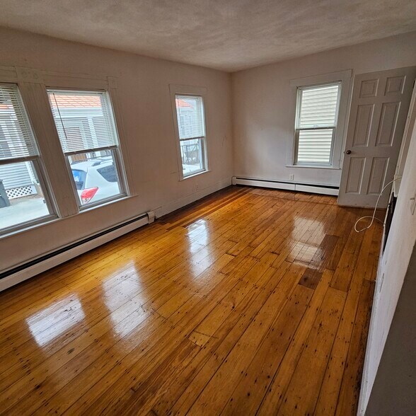 Building Photo - 5 Lawrence St