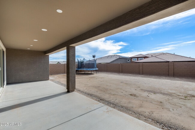 Building Photo - 17635 W Red Fox Rd