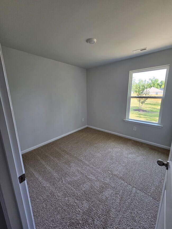 Building Photo - 223 Cleat Dr