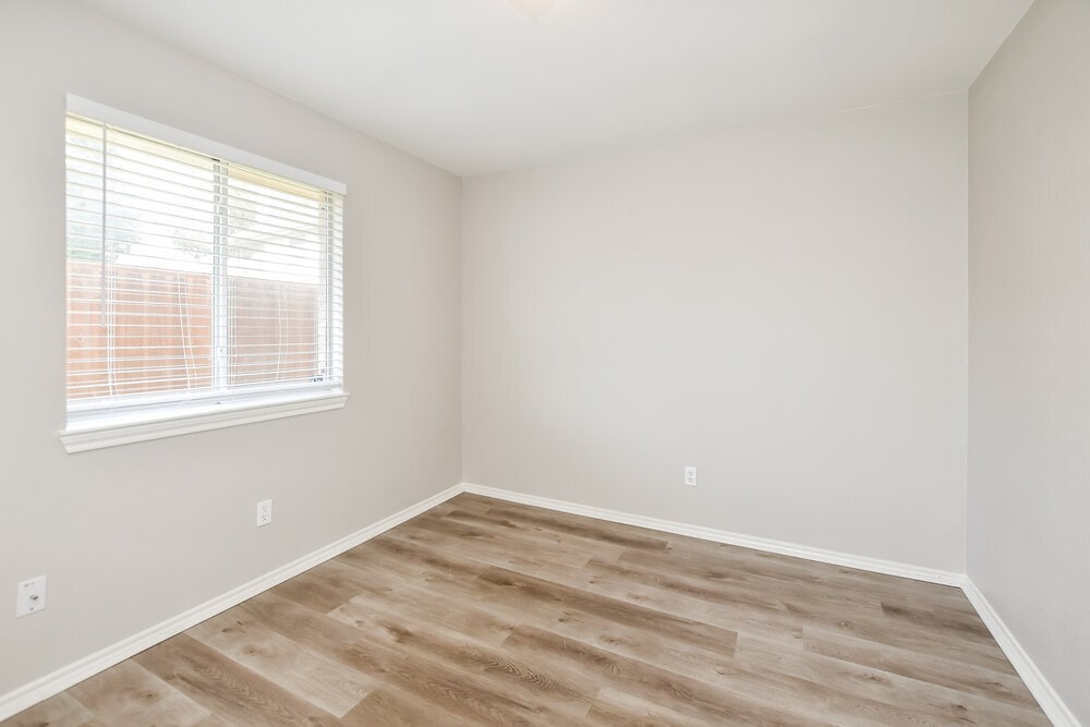 Building Photo - 2006 Firewater Pl