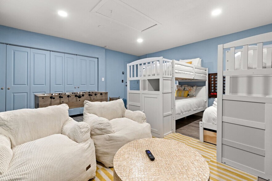 Building Photo - 9414 Laura Anne Dr