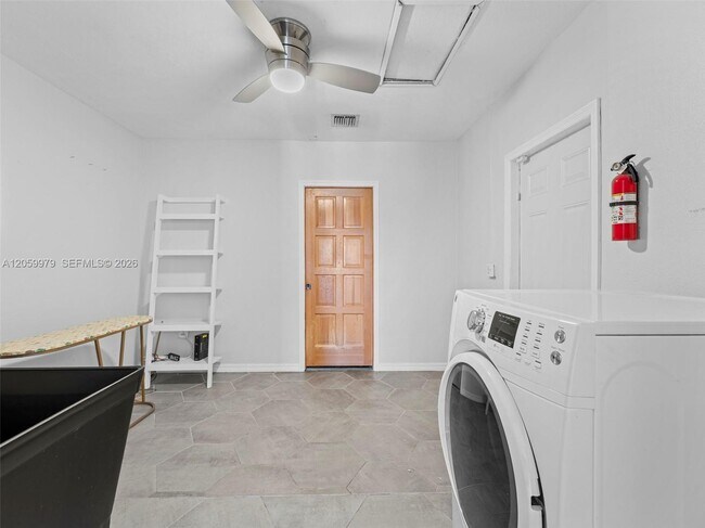 Building Photo - 2021 N 52nd Ave