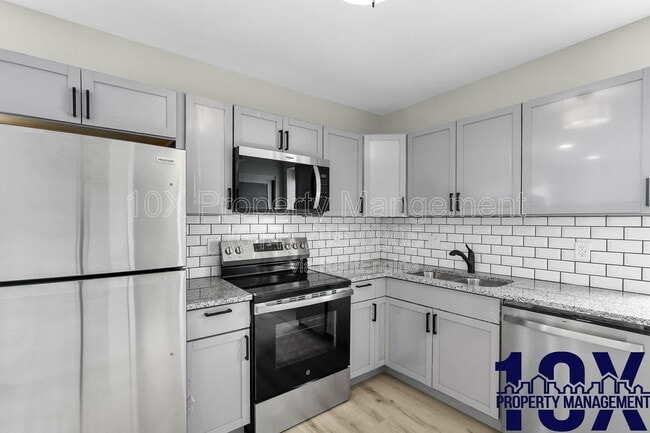 Building Photo - 1213 E Whittier St