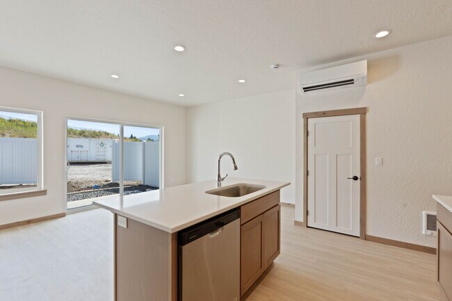 Building Photo - 3578 Blaze Lp