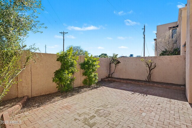 Building Photo - 1920 E Maryland Ave