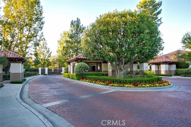 Building Photo - 2140 Chandler Dr