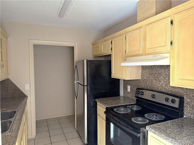 Building Photo - 716 Mynah Ave