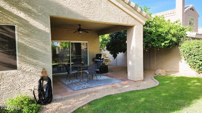 Building Photo - 2225 E Bel Air Ln