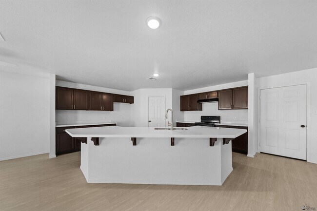 Building Photo - 7272 E 45th St