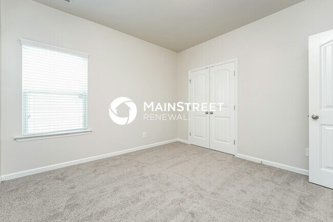 Building Photo - 4 Bedroom Pet-Friendly Home in Union City, GA with Main Street Renewal