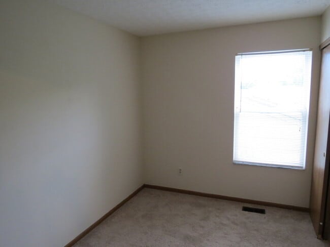 Building Photo - 268 Chatterly Ln