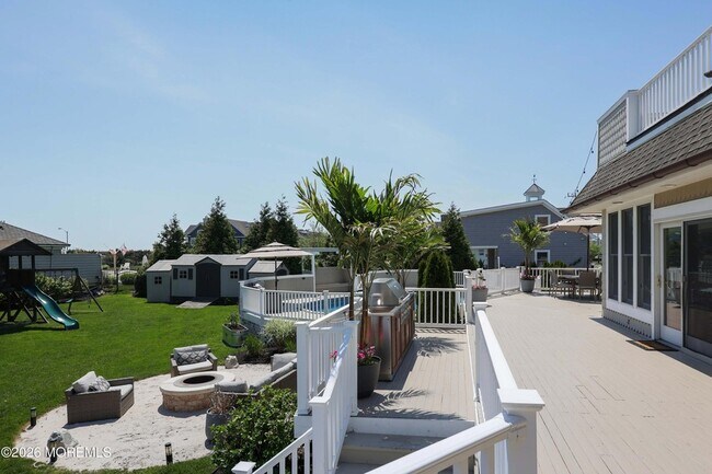 Building Photo - 69 Seaview Ave