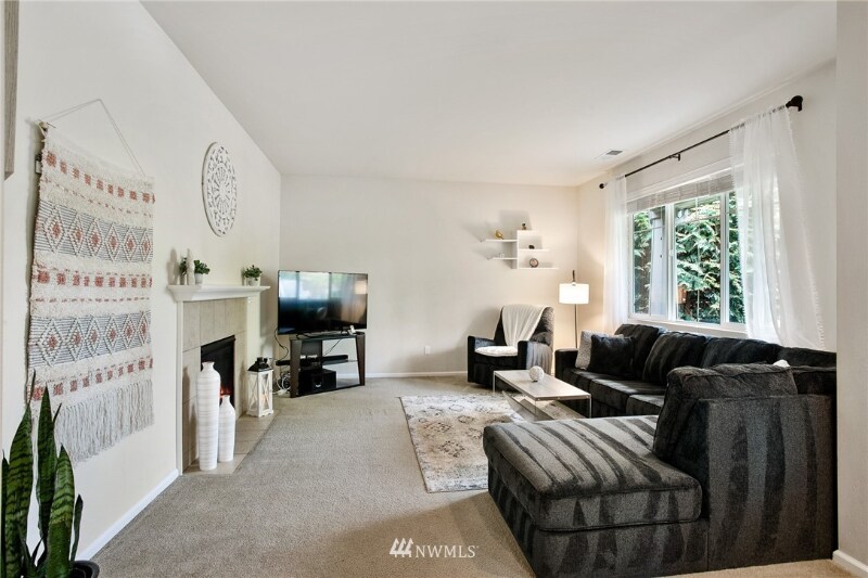 Building Photo - 4703 Strathmore Cir SW