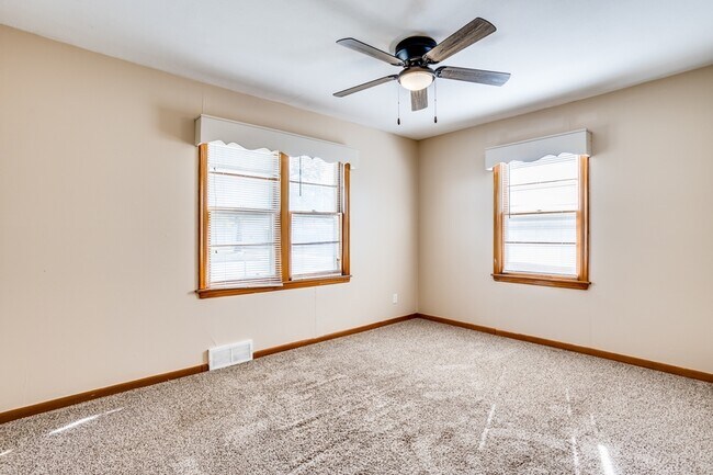 Building Photo - 2003 S Glenn Ave