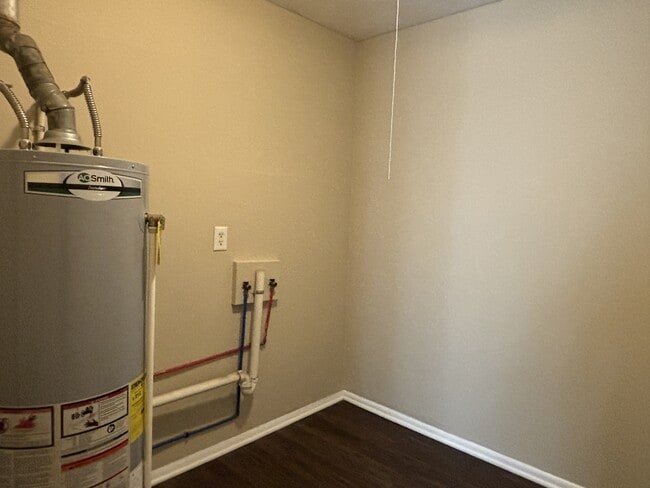 Building Photo - 9143 E 34th St