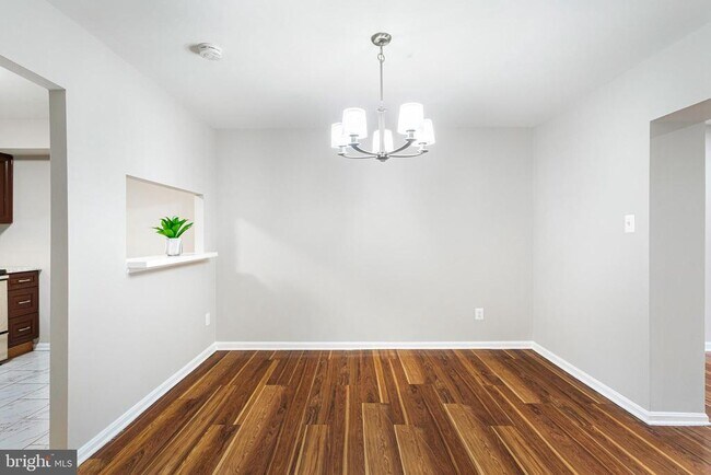 Building Photo - 6155 Edsall Rd