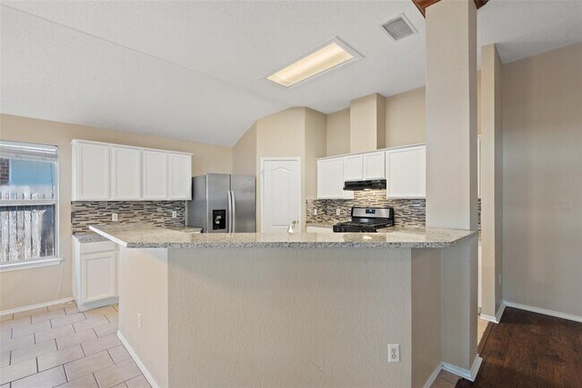 Building Photo - 1008 Chippewa