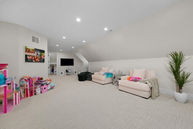 Building Photo - 6403 S Garfield St