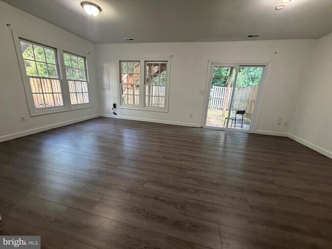 Building Photo - 4009 Dogberry Ln