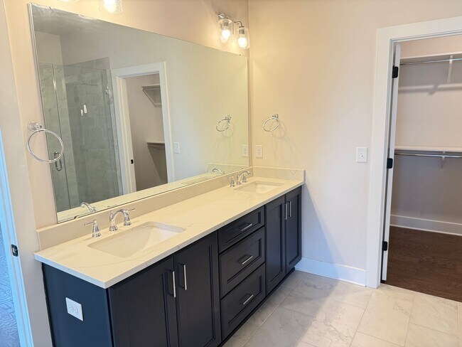 Building Photo - 412 Hyco Ct