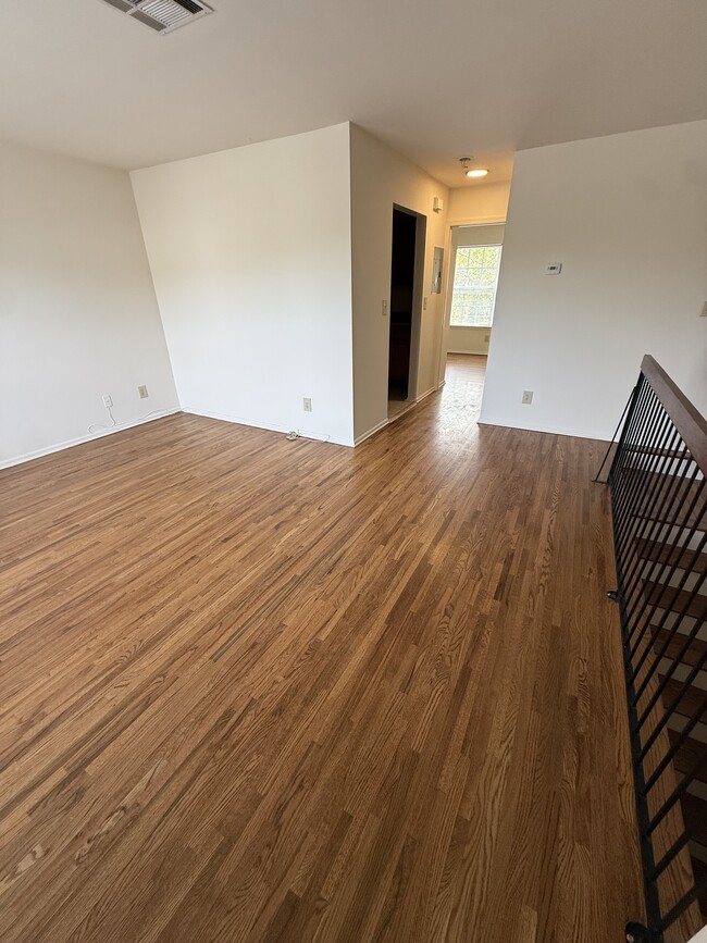 Building Photo - 570 Central Ave