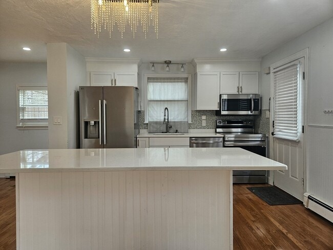 Building Photo - 599 North St