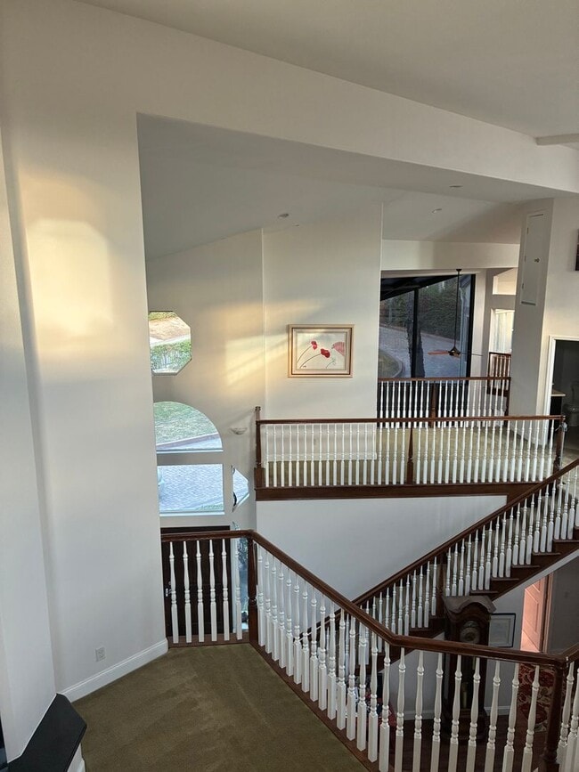 Building Photo - Spacious and Furnished 9 Bedroom House Nea...