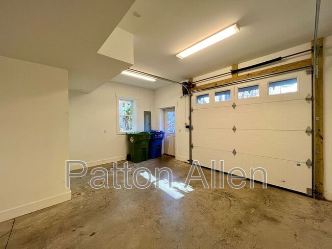 Building Photo - 12 Beaverdam Knoll Rd