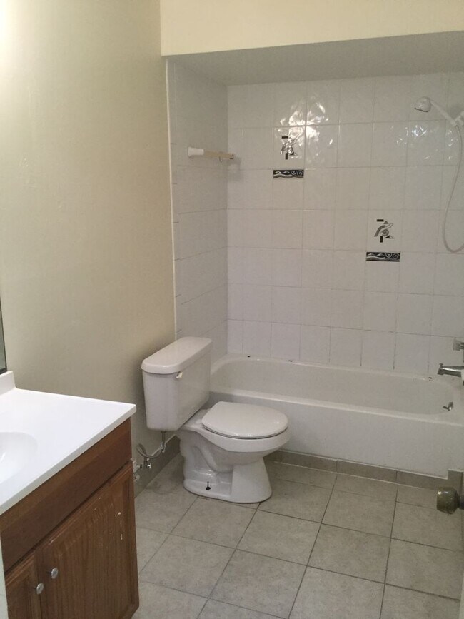 Building Photo - SOUTHEAST ORLANDO - 3BR/2.5BA TOWNHOME