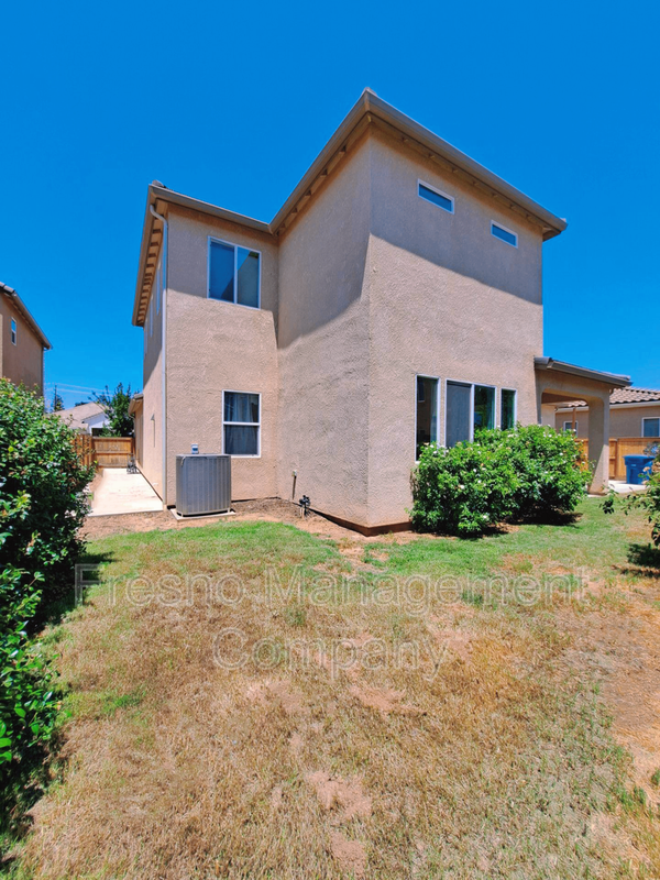 Building Photo - 4266 Sierra Madre Ave